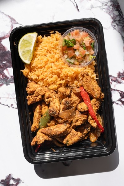 Chicken Fajitas with Spanish Rice by Fitlicious Meal Prep